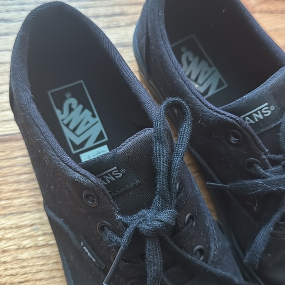 Women’s Vans size 8.5 - Picture 2 of 4